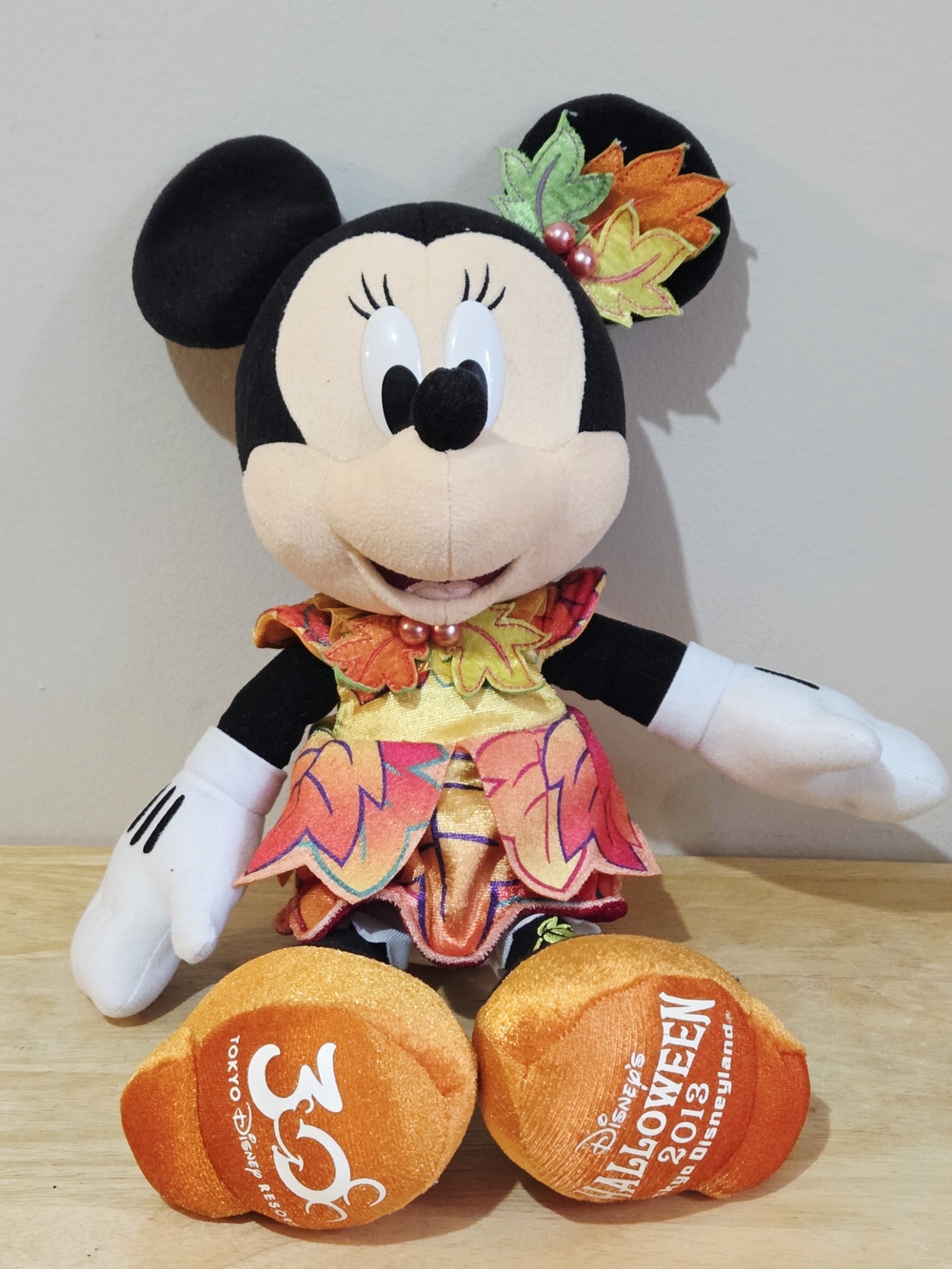 Tokyo Disney Resort Minnie Mouse Halloween 2013 15" Plush Doll Fall Autumn